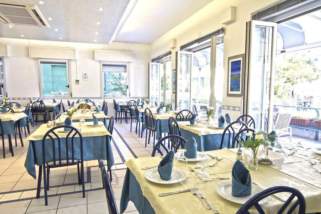 Hotel Vienna Bellaria-Igea Marina Bagian luar foto