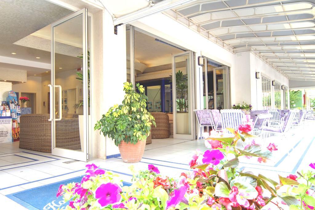 Hotel Vienna Bellaria-Igea Marina Bagian luar foto
