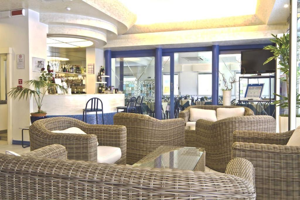 Hotel Vienna Bellaria-Igea Marina Bagian luar foto